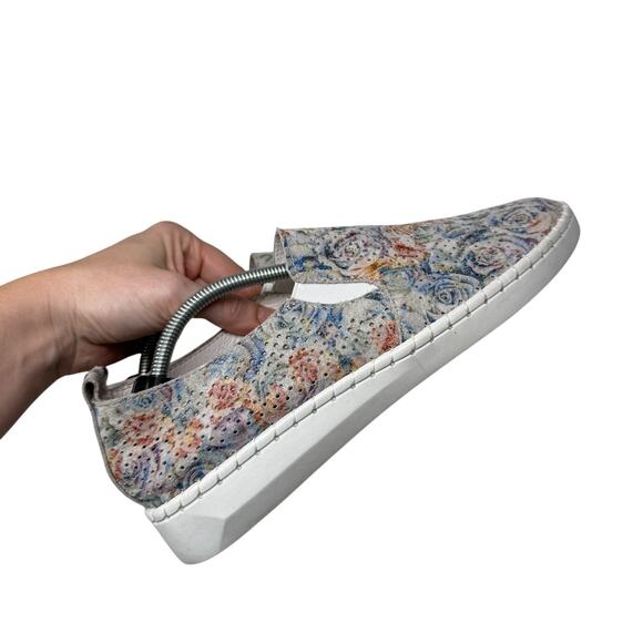 Bernie Mev TW98 Casual Slip On Sneaker Floral Suede Comfort Womens 40 US 9 - Picture 5 of 8